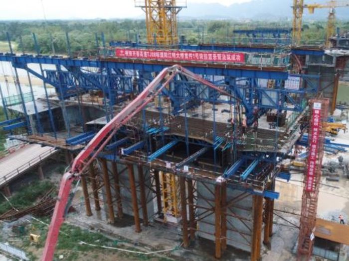 Guangzhou Moyangjiang Bridge-Cast in situ beam-Cantilever Form Traveler Boyoun